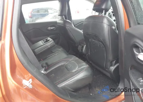 2016 Jeep Cherokee Trailhawk z USA, uszkodzony, nr VIN 1C4PJMBS1GW243809